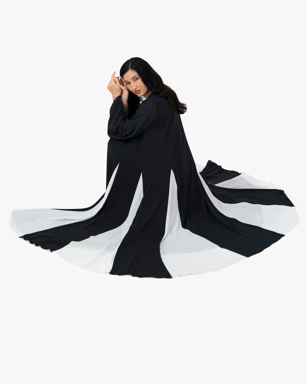 NOIRÉ Abaya