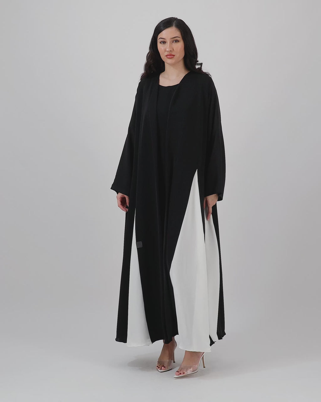 NOIRÉ Abaya